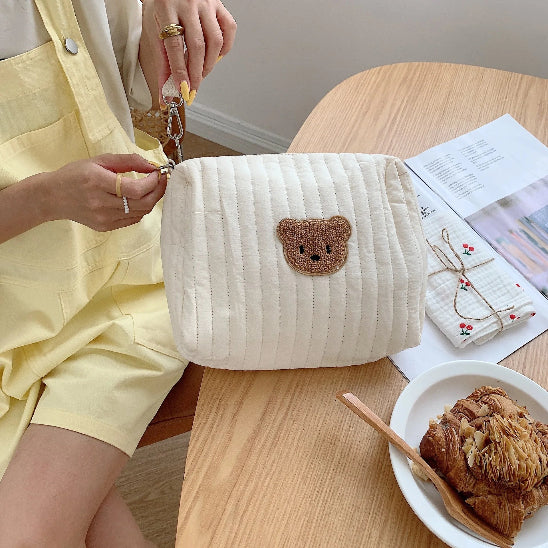 Trousse de toilette bébé - Complète et Pratique - rangement innovant - ourson - fermée