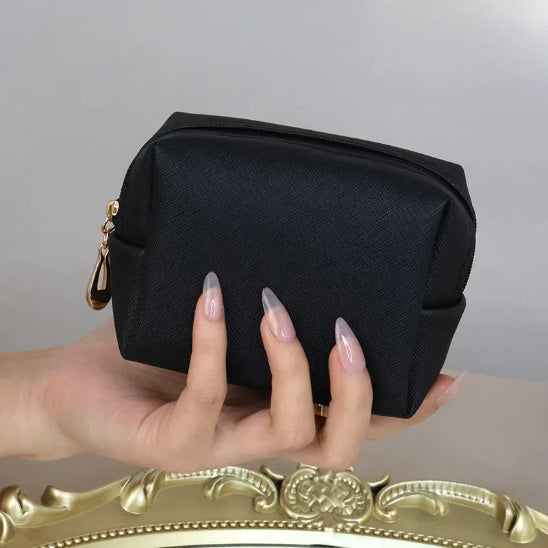 Trousse de maquillage - Élégance Cubique - noir - portée à la main - rangement innovant