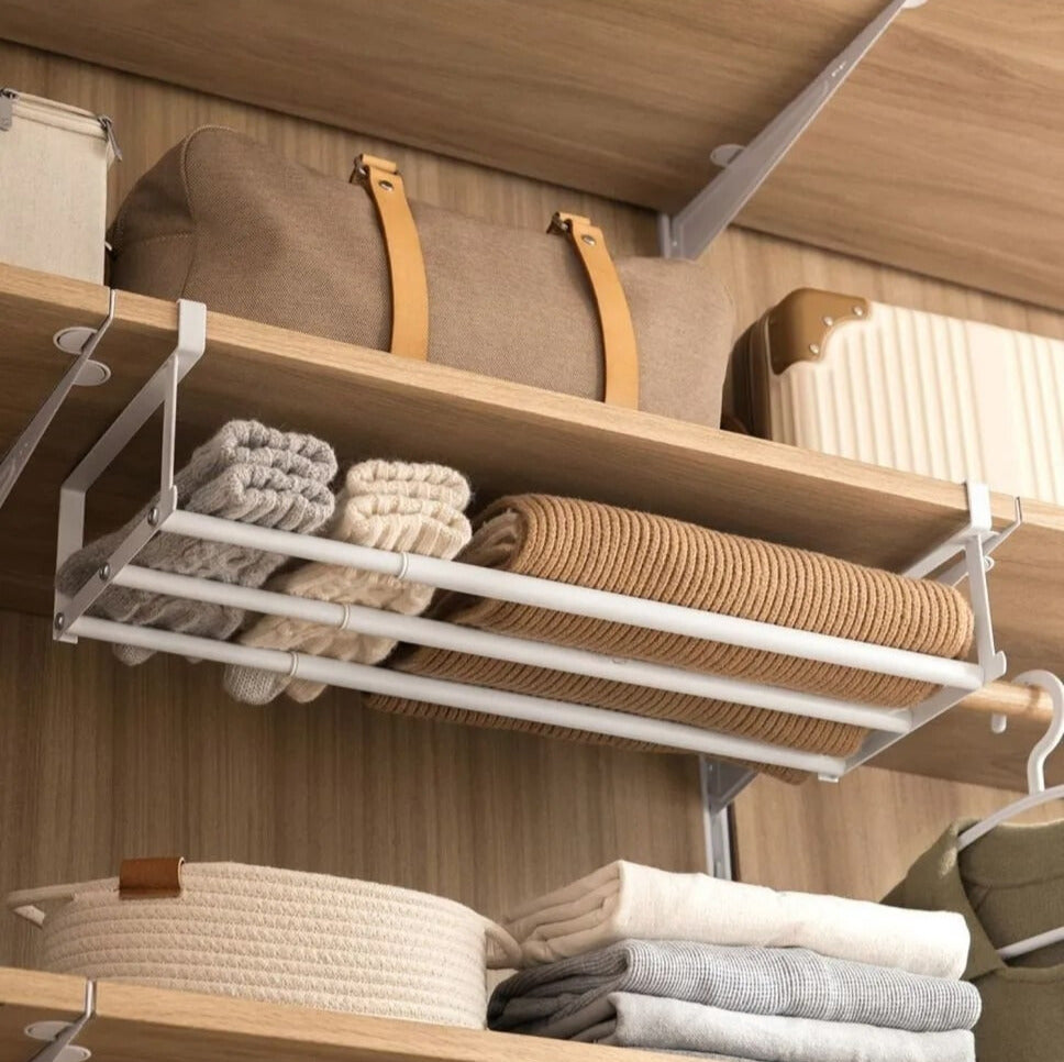 ĂtagĂšre-chaussure-suspendue-extensible-rangement-innovant-dans-placard-meuble-haut