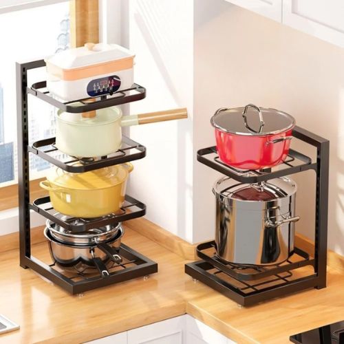 Étagère-cuisine-à-casseroles-rangement-innovant-dans-un-coin