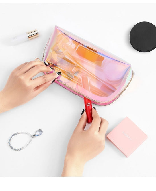 Trousse maquillage - Holographique Iridescente - Rangement innovant - ouverte - posée à côté des bijoux