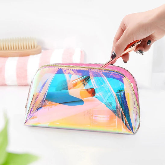 Trousse maquillage - Holographique Iridescente - Rangement innovant - ouverte - dans la salle de bain