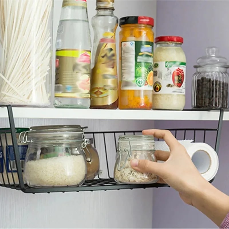 paniers-de-rangement-polyvalents-rangement-innovant-placé-dans-placard-cuisine