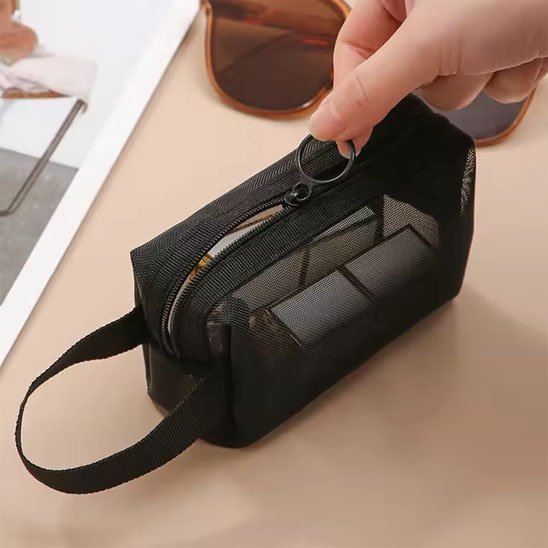 Trousse de maquillage - Élégante - noir - moitié fermées - rangement innovant