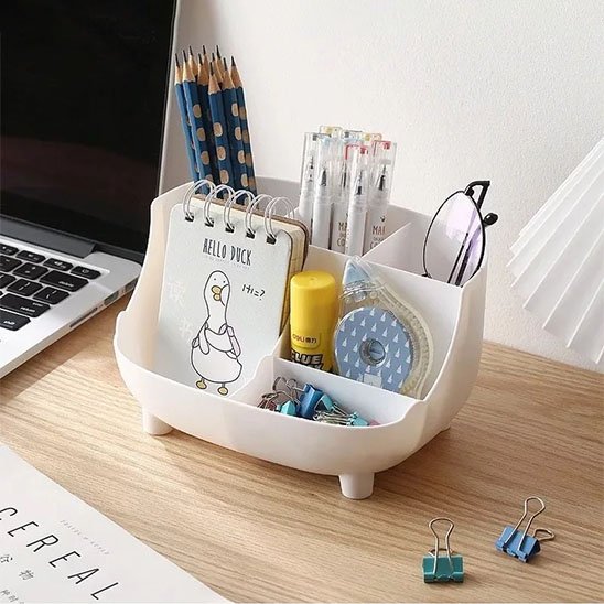 Organisateur de bureau ProEspace blanc posé sur bureau bois massif