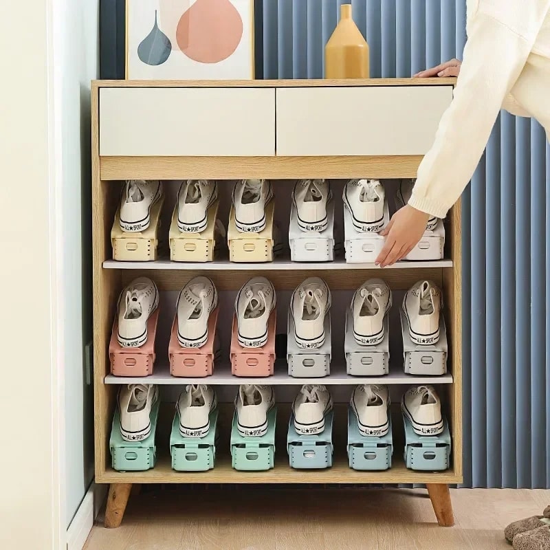 Range-chaussures-réglable-rangement-innovant-bien-angé-dans-un-meuble-de-chaussures