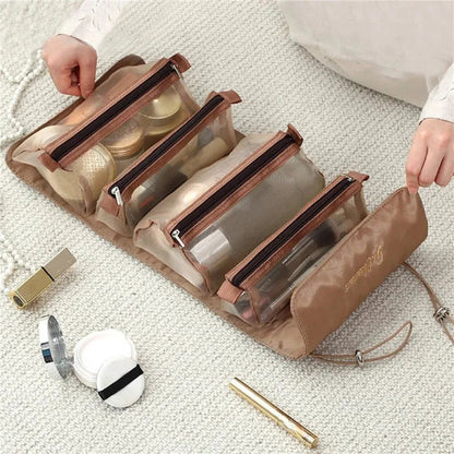 Trousse maquillage  Rangement accordéon couleur marron ouverte posée sur tapis synthétique beige