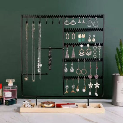 Bijoux-rangement-élégant-rangement-innovant-noir-avec-bijoux-joliment-accrochés