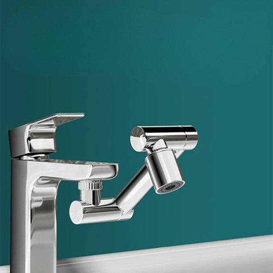 Embout robinet EcoSplash chromé fermé fixé sur mitigeur chromé
