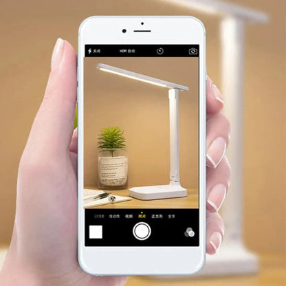Lampe de bureau  LumiWork photo prise dans smartphone