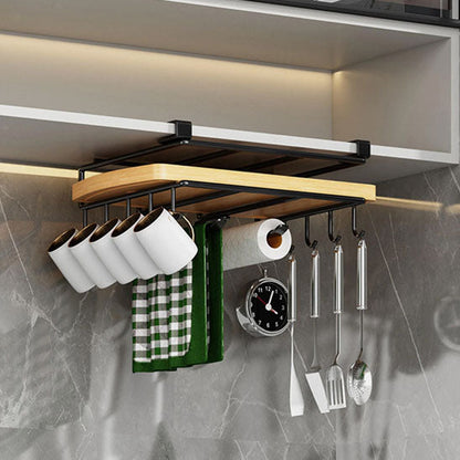 Rangement-cuisine-étagère-innovante-avec-un-torchon-accroché