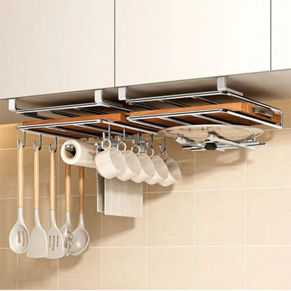 Rangement-cuisine-étagère-innovante-contenant-des-ustensiles-accrochés