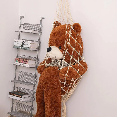 Rangement peluches Suspendu Bohème beige portant ours brun suspendu côté étagère