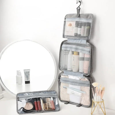 Trousse de toilette suspendue  Voyage Pratique gris ouverte