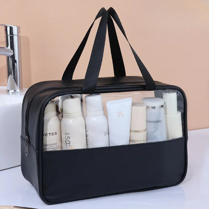 Trousse de toilette - Transparente Voyage - noir - fermée à côté du lavabo - Rangement innovant