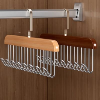 Cintres bois foncé bois clair suspendus