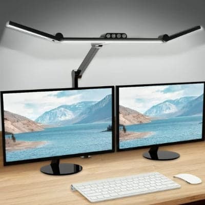 Lampe de bureau noir éclairant totalement le bureau