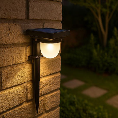 Lampe détecteur de mouvement exterieur solaire allumée fixée au mur