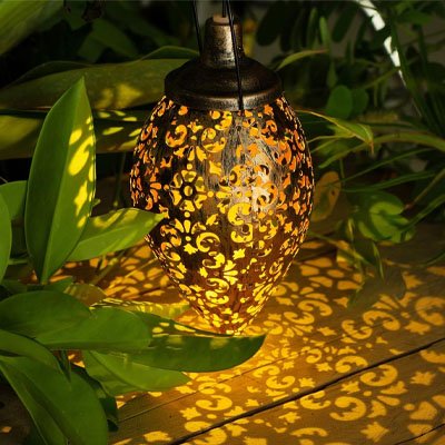 Lampe solaire décoration allumée arbres