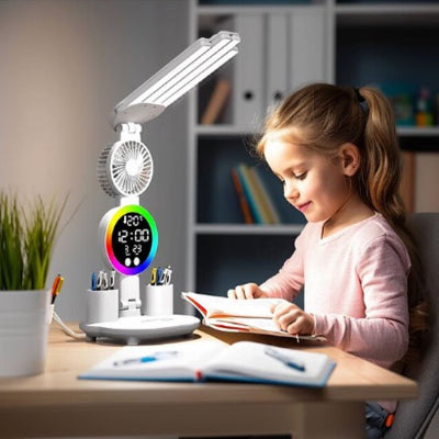 Lampes de bureau posée sur bureau éclairant enfant travailler
