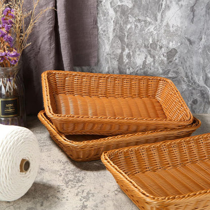 Panier-de-rangement-tissé-rangement-innovant-trois-paniers-sur-marbre