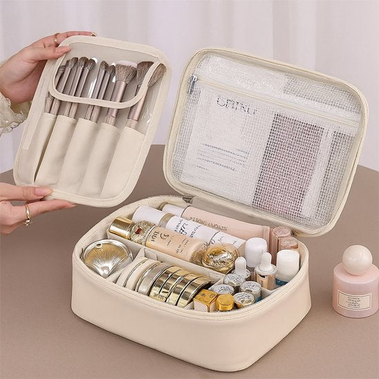 Trousse maquillage - OrganizeChic - Rangement innovant - rose - ouverte et contenant nombreux produits