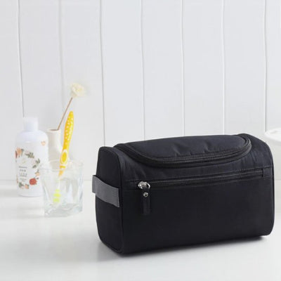 Trousse de toilette avec crochet fermée