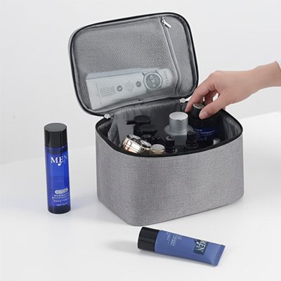 Trousse de toilette homme gris ouverte