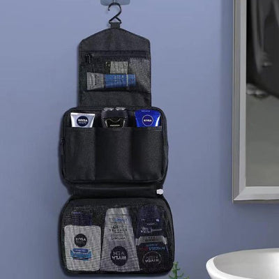 trousse de toilette suspendue côté lavabo